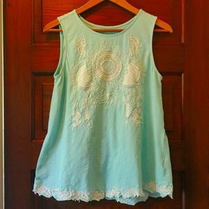 Women's Soft Surroundings lace trimmed embroidered sleeveless top‎